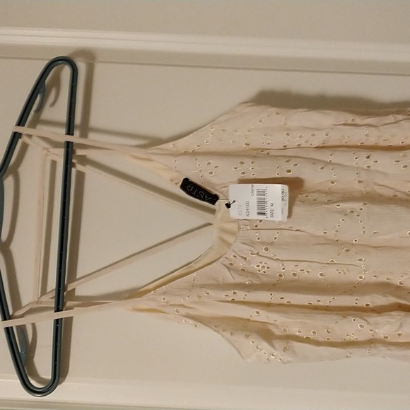 Dress - Picture 3 of 4